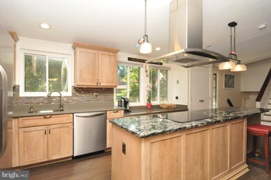 2523 Oakhampton Place, Herndon, VA 20171 - photo 5