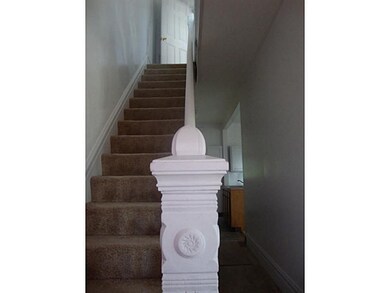 Entry/Foyer.