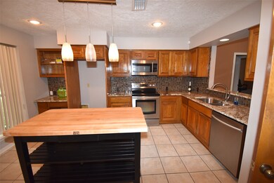 2909 La Mesa St, Bay City, TX 77414 - photo 2