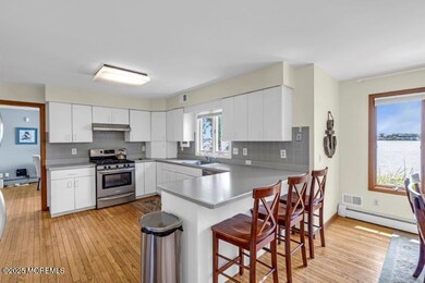 105 Riverview Ave, Neptune, NJ 07753 - photo 6