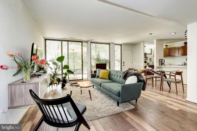 11539 Maple Ridge Rd, Reston, VA 20190 - photo 3