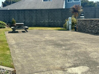 243 N Coast Hwy, Newport, OR 97365 - photo 4