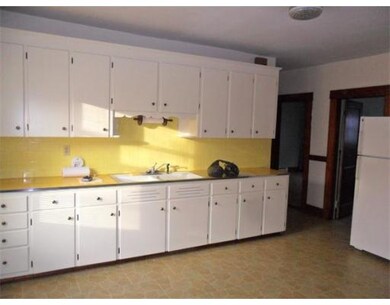 878 Waverly St unit 878, Framingham, MA 01702 - photo 2