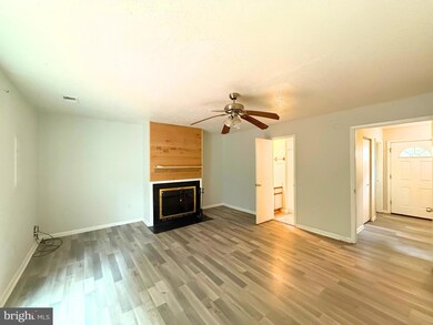 11504 Aldburg Way, Germantown, MD 20876 - photo 4