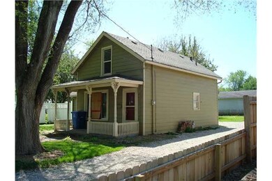 313 E Hillside Ave, Des Moines, IA 50315 - photo 2