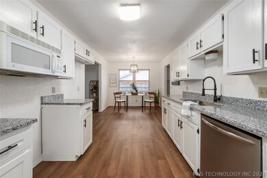 3004 S Oak Ave, Broken Arrow, OK 74012 - photo 3