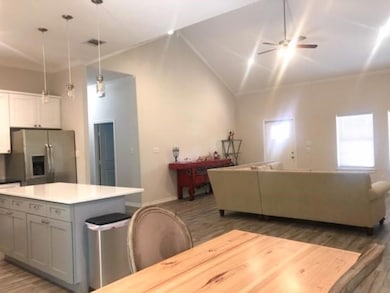 611 N Rusk St, Weatherford, TX 76086 - photo 4