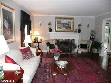 Living Room - Living Room with Hardwood Floors and