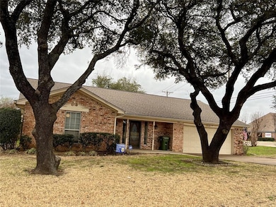 749 Highland Park Dr, Hurst, TX 76054 - photo 2