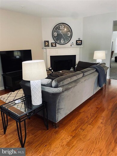 2293 Kew Gardens Dr unit 200, Woodbridge, VA 22191 - photo 3