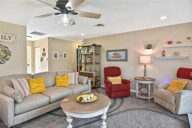 4261 Island Cir unit 5, Fort Myers, FL 33919 - photo 5