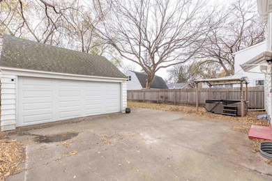 Back patio driveway .jpg