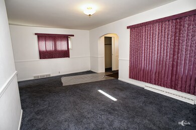 11 S Gretta Ave, Waukegan, IL 60085 - photo 4