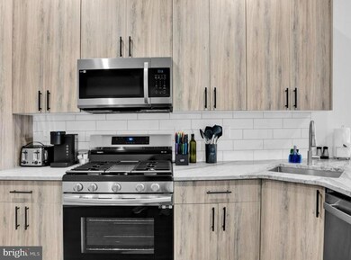 1748 N Marshall St unit B, Philadelphia, PA 19122 - photo 3