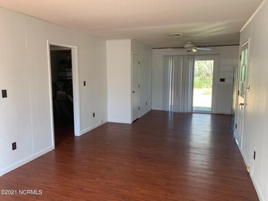 108 N Bickett St, Burgaw, NC 28425 - photo 4