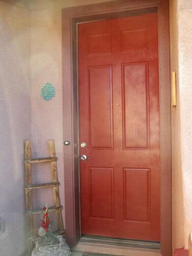 CHARMING FRONT DOOR