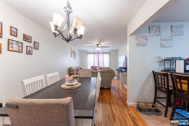 DINING ROOM/LIVING ROOM