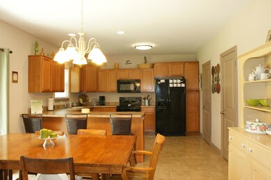 Eat-in Kitchen