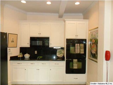 Double ovens rarely found in this price range