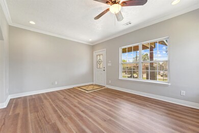 909 Melbourne St, Houston, TX 77022 - photo 5