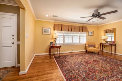 Foyer/Living Room