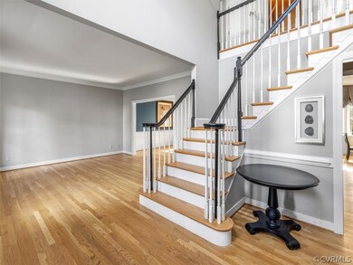 2nd view of foyer
