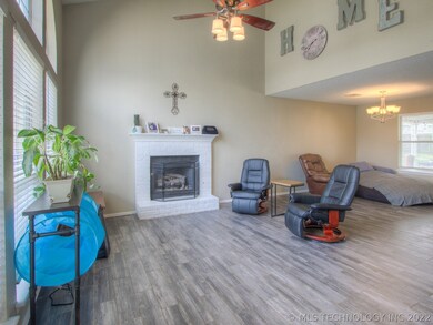 2517 W Fulton St, Broken Arrow, OK 74012 - photo 3