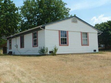 162 Mora Rd, Carpentersville, IL 60110 - photo 4