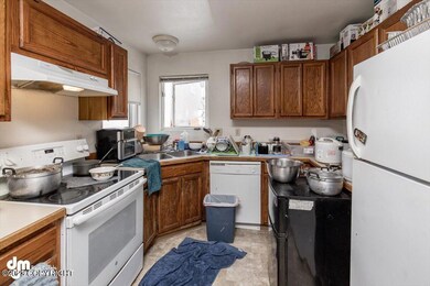 03-Unit 1 Kitchen_DMD_9969