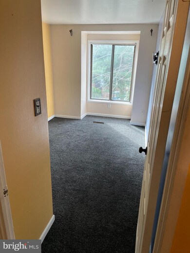 9220 Chadburn Place, Montgomery Village, MD 20886 - photo 6