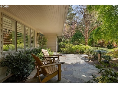 18042 Skyland Cir, Lake Oswego, OR 97034 - photo 4