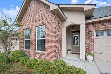 908 Elliston Dr, Gonzales, LA 70737 - photo 2