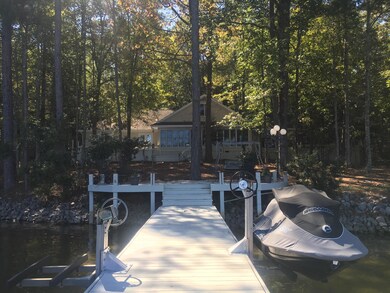 100 Trailing West Lake View