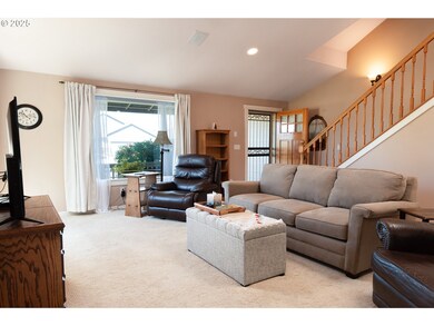 74 Sunday Dr, Creswell, OR 97426 - photo 7