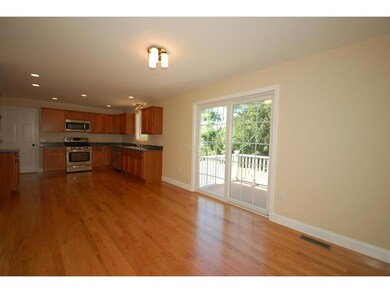 19 Elizabeth Ave, Manchester, NH 03103 - photo 4