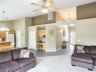 588 West Ln, Molalla, OR 97038 - photo 4