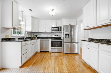 2 Whalen Rd, Hopkinton, MA 01748 - photo 5