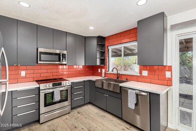 18438 N 31st Ave, Phoenix, AZ 85053 - photo 6