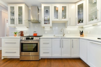 9 Porter St unit 2, Jamaica Plain, MA 02130 - photo 3