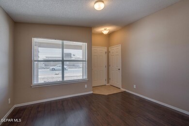 792 Desert Spring Dr, Horizon City, TX 79928 - photo 4