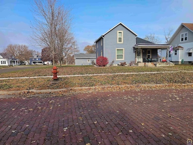 1218 Jefferson St, Sabetha, KS 66534 - photo 4