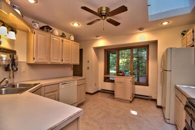 1535 Crestview Ln, Pocono Pines, PA 18350 - photo 7