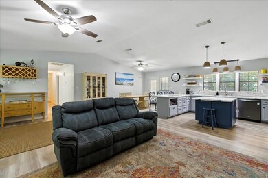 525 Tharpe Cir, Quincy, FL 32351 - photo 6