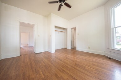 311 N Grant St, Edinburgh, IN 46124 - photo 4