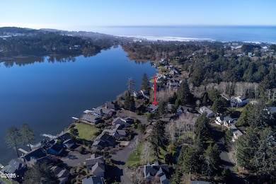 1179 NE Lakewood-9 - arrow