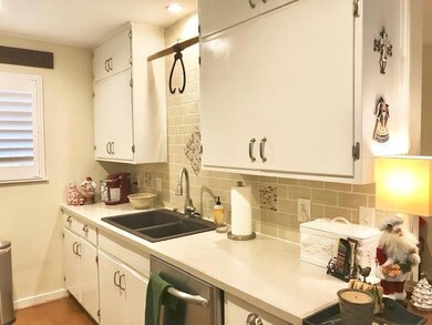 705 N Edison St, Fredericksburg, TX 78624 - photo 7