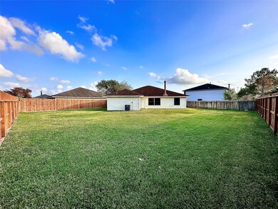 11106 Cayman Mist Dr, Houston, TX 77075 - photo 2