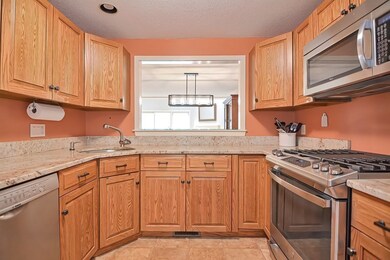 14 Hawthorne Village unit A, Franklin, MA 02038 - photo 5