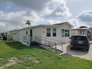 4421 Lane Rd unit 60B, Zephyrhills, FL 33541 - photo 3