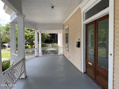 Huge Front Porch!